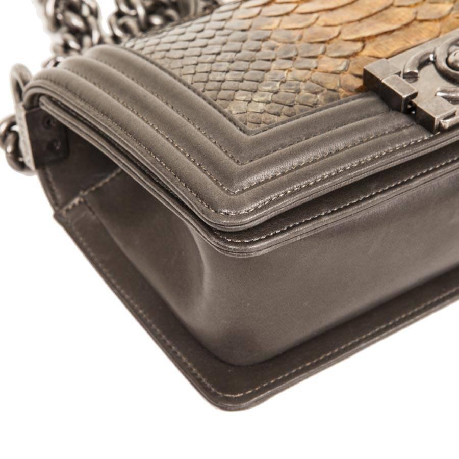 Chanel 'Boy' Flap Bag Kaki Leather and Green Python In Excellent Condition In Paris, FR