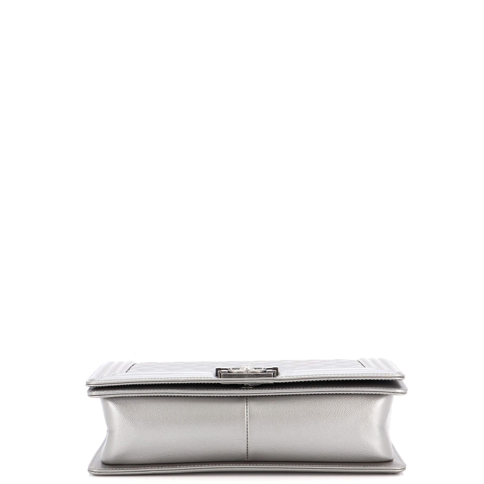 Chanel Boy Flap Bag Quilted Caviar New Medium For Sale at 1stDibs