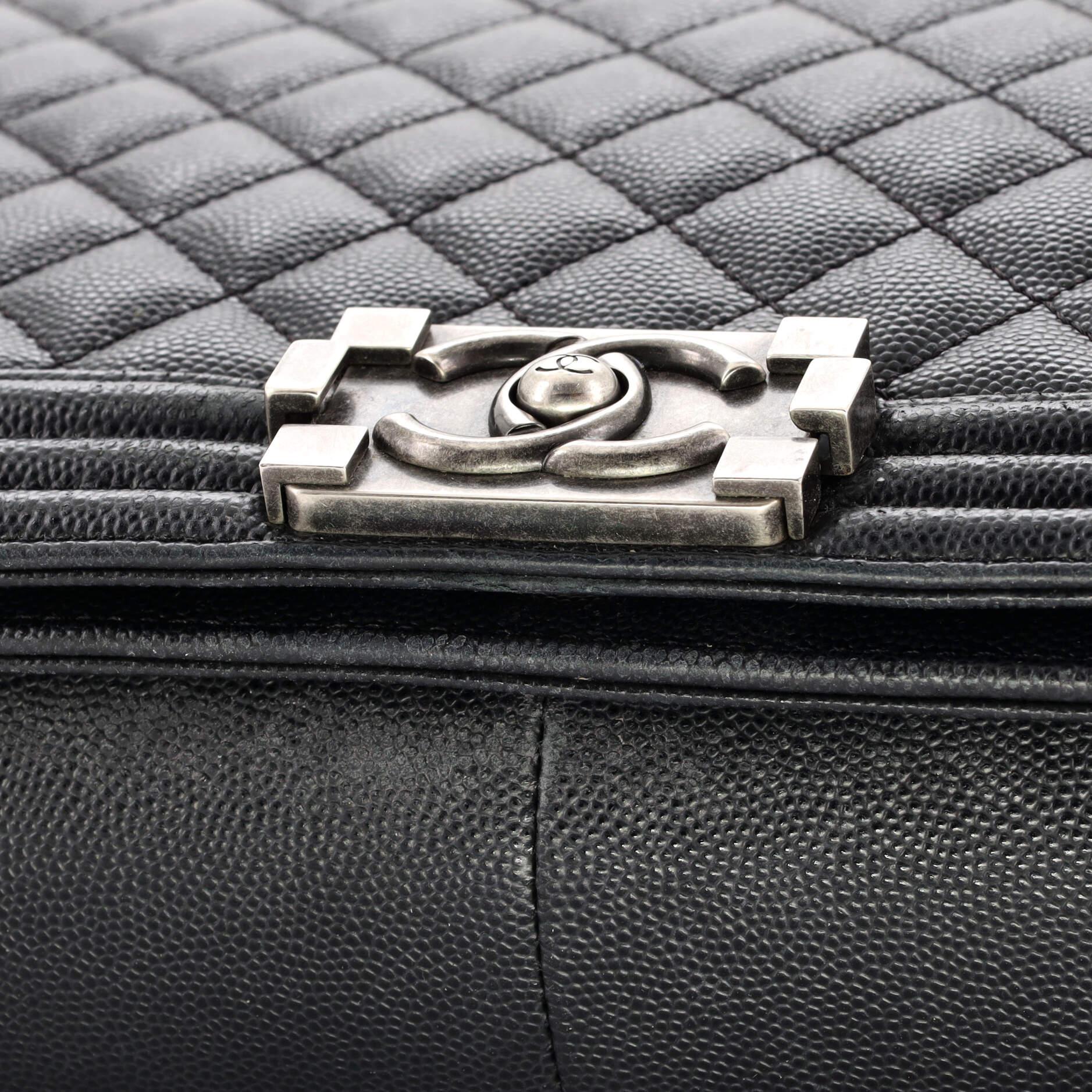 Chanel Boy Flap Bag Quilted Caviar New Medium For Sale at 1stDibs