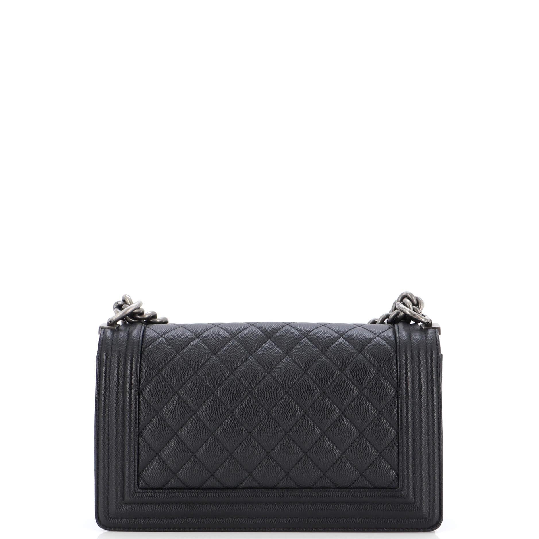 Women's or Men's Chanel Boy Flap Bag Quilted Caviar Old Medium For Sale