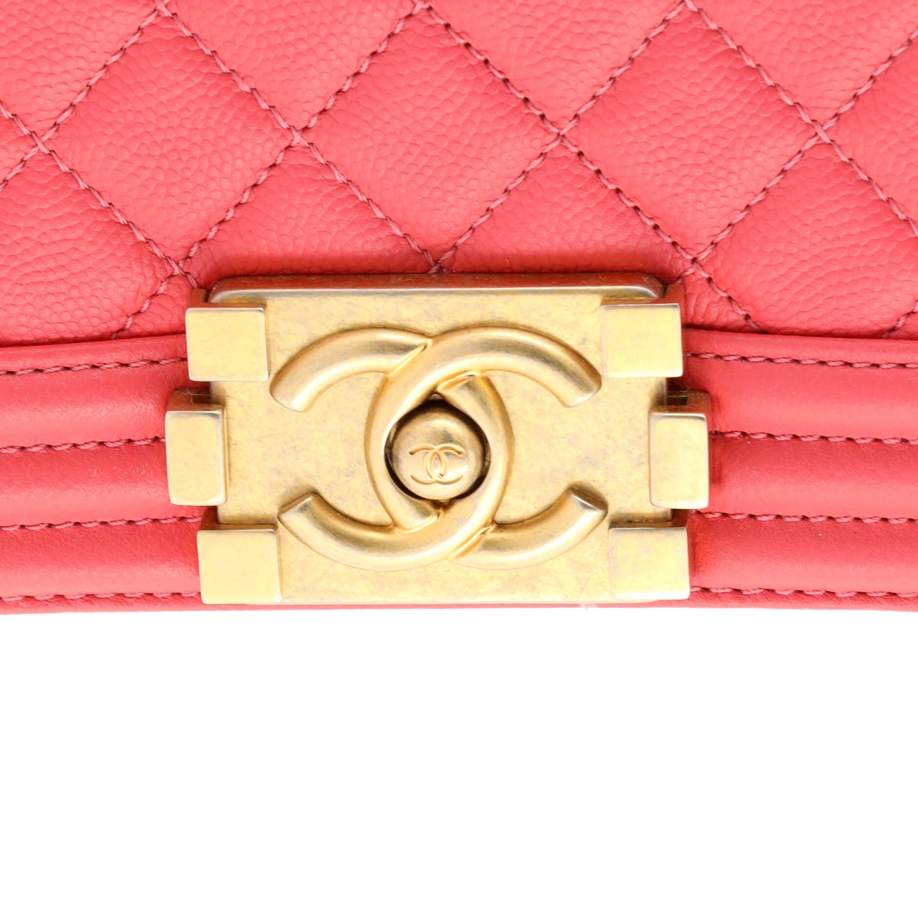 Chanel Boy Flap Bag Quilted Caviar Old Medium For Sale 2
