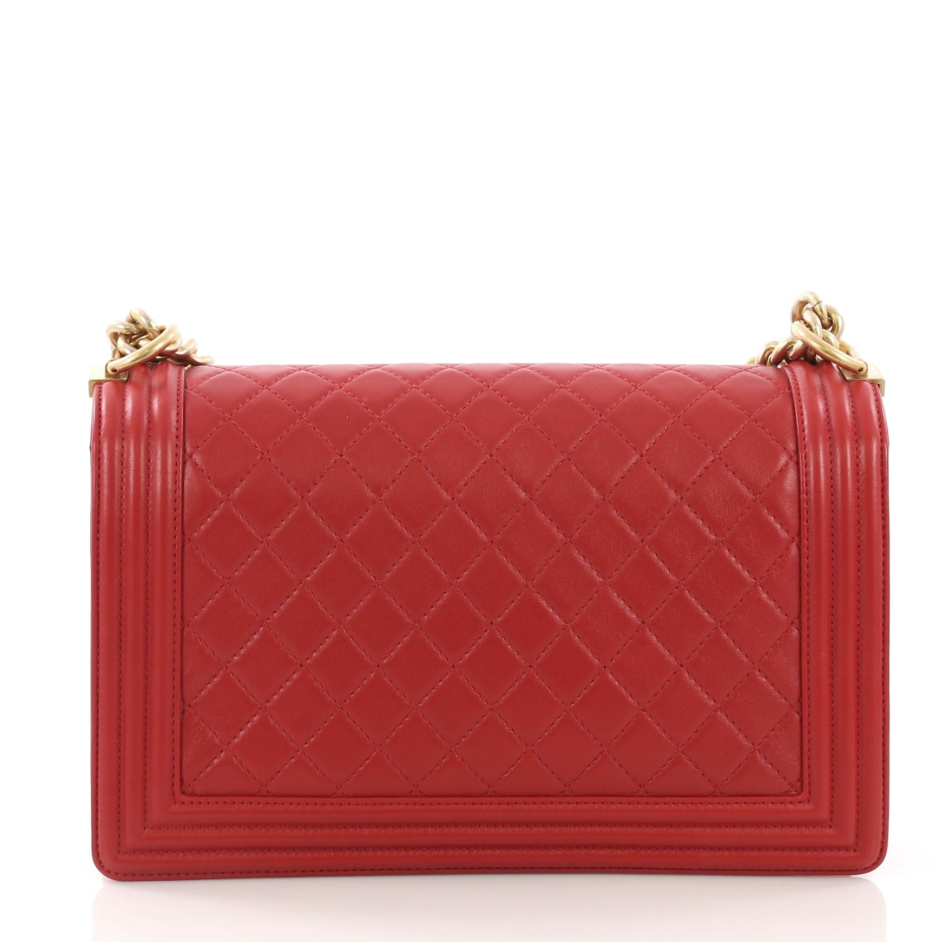 Chanel Boy Flap Bag Quilted Lambskin New Medium im Zustand „Hervorragend“ in NY, NY