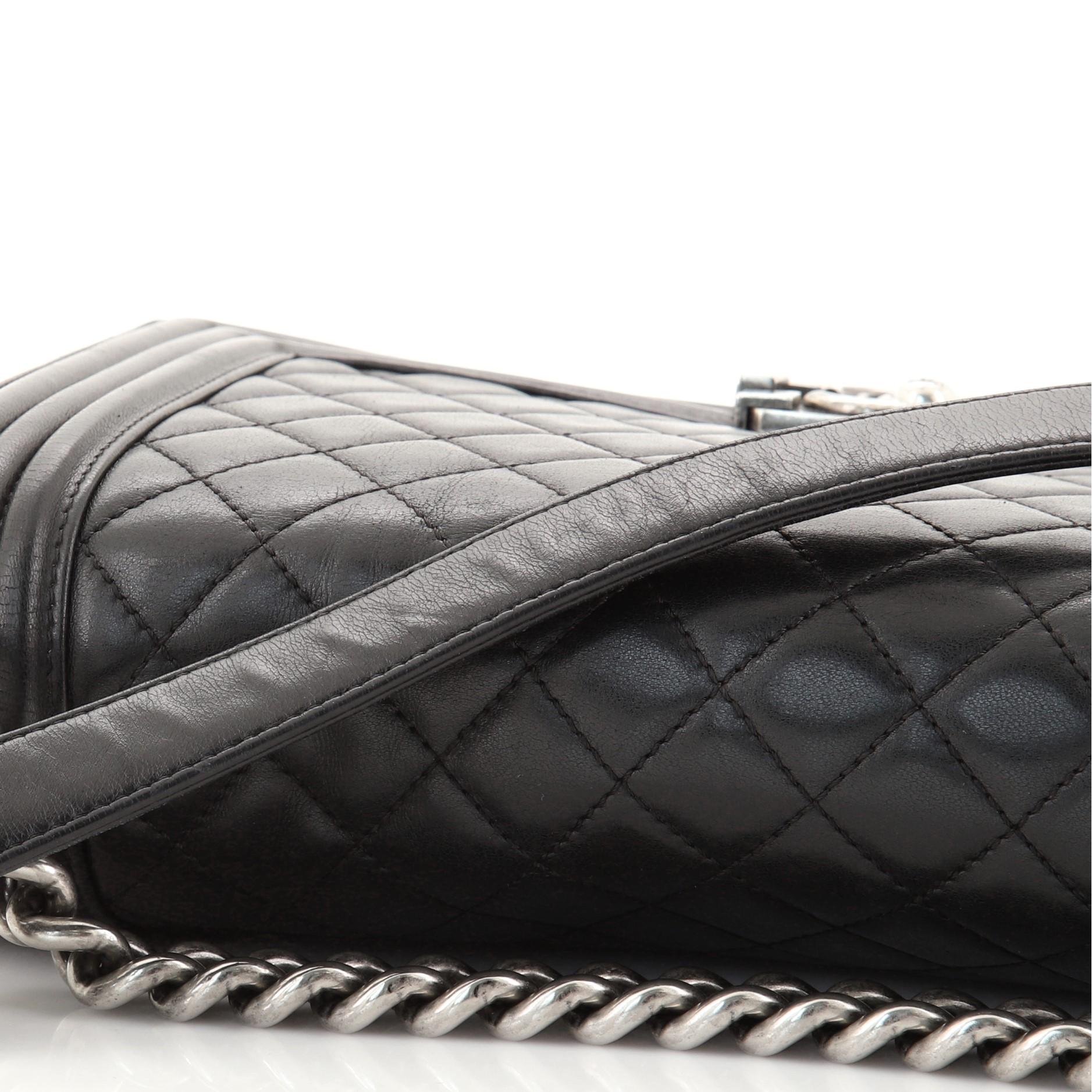 Chanel Boy Flap Bag Gestepptes Lammfell Old Medium 3