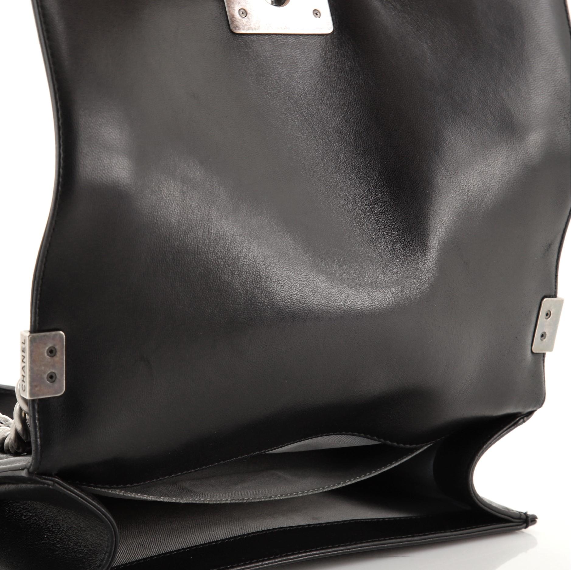 Chanel Boy Flap Bag Gestepptes Lammfell Old Medium 4