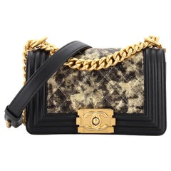 Chanel Boy Flap Bag Gestepptes Metallisches Knitterziegenleder Klein