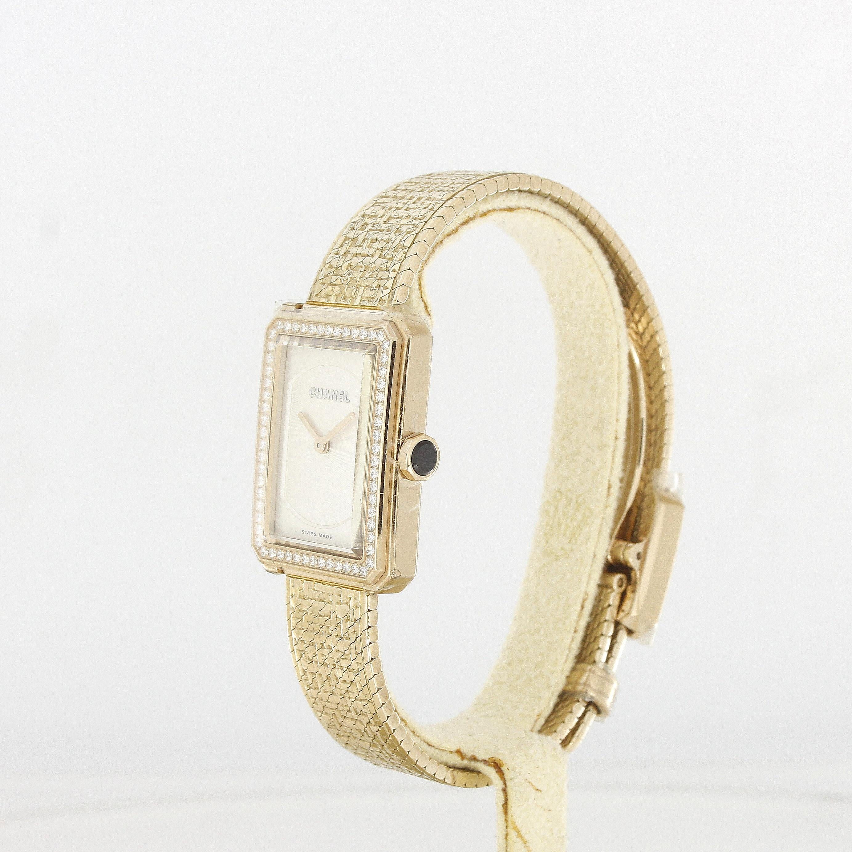 Chanel Boy-Friend Tweed Damen-Armbanduhr Rose Gold Diamanten

Referenz: H4881
Material: 18k Rose Gold
Uhrwerk: Quarz
Abmessungen: 27,9 x 21,5 x 6,2mm
Zifferblatt: Weiß
Armband: 18k Rose Gold
Zubehör: Box & Original-Zertifikat von 2022
