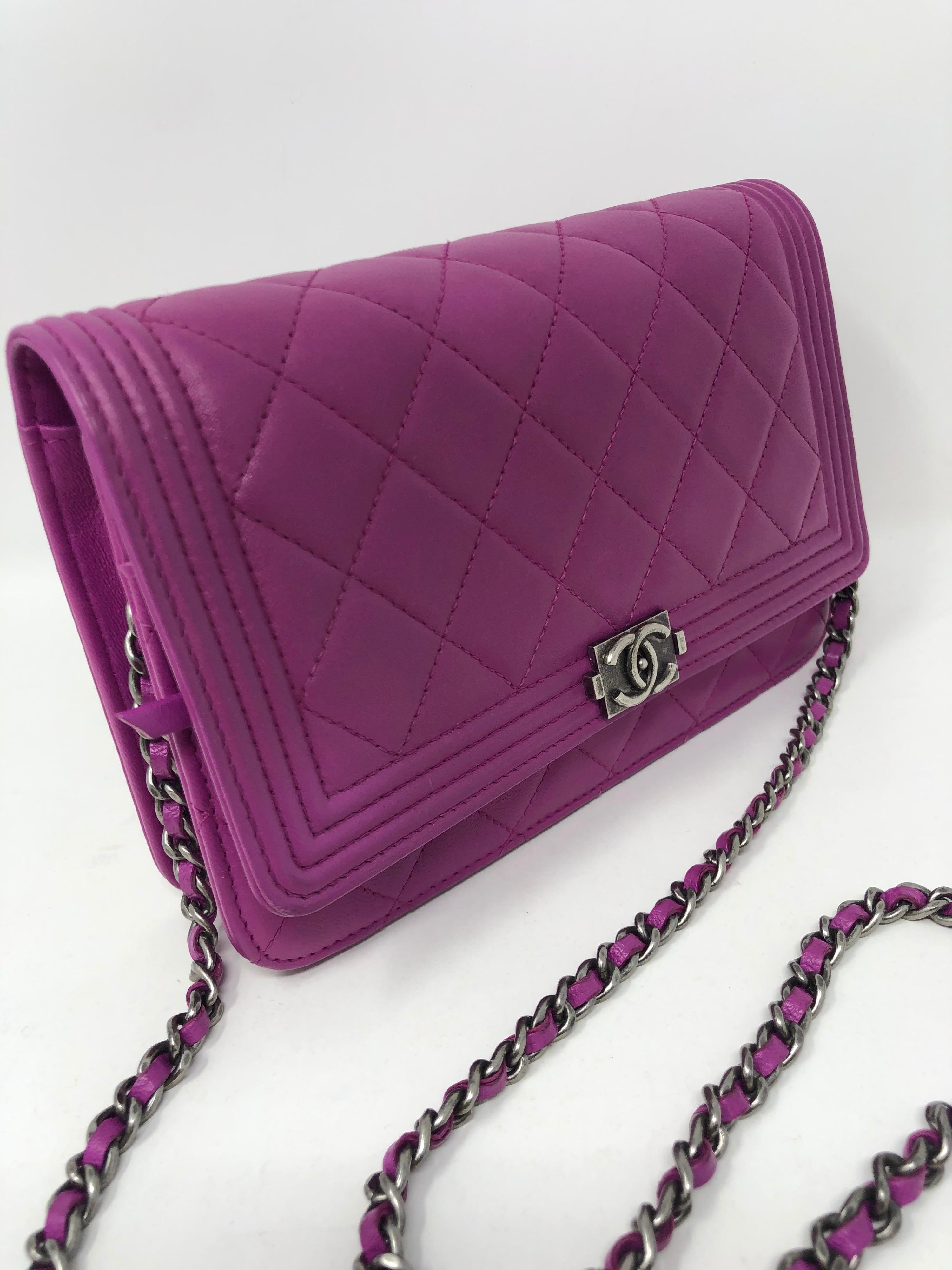 Chanel Boy Fuschia Wallet On A Chain Bag  In Excellent Condition In Athens, GA