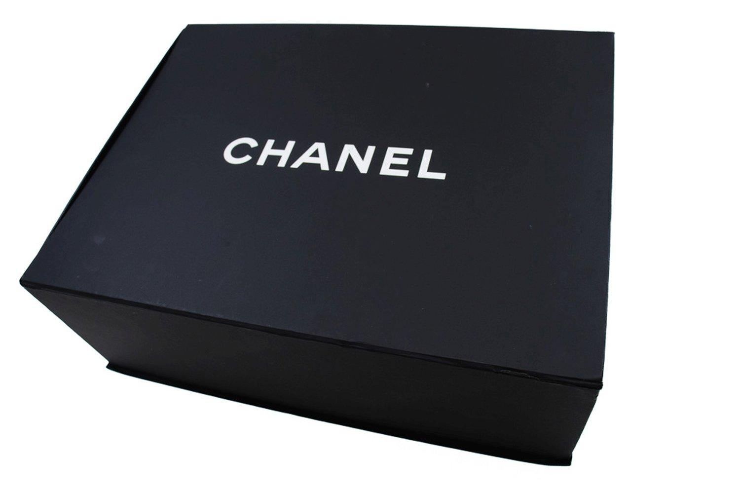 CHANEL Boy Grained Calfskin Chain Shoulder Bag Black Caviar Quilt For Sale 12