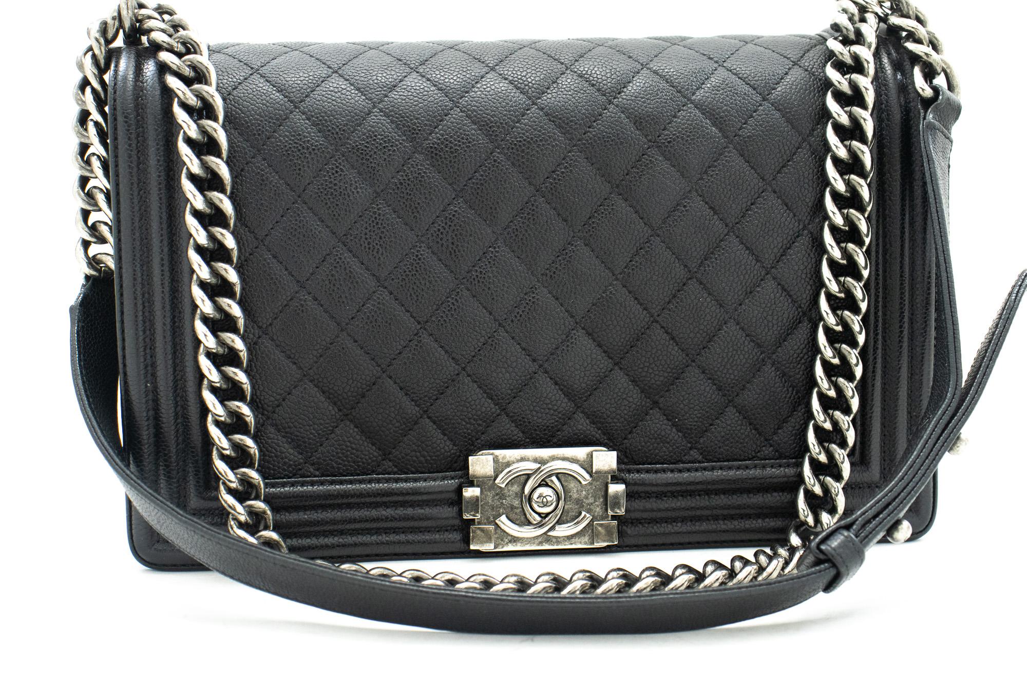 An authentic CHANEL Boy Grained Calfskin Chain Shoulder Bag Black Caviar Quilt. The color is Black. The outside material is Leather. The pattern is Solid. This item is Contemporary. The year of manufacture would be 2016.
Conditions & Ratings
Outside