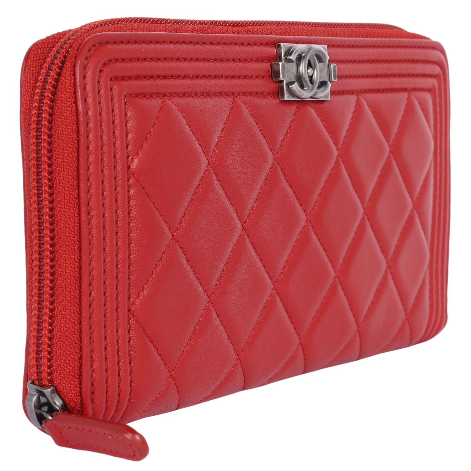 Chanel Boy Lambskin Zip Around Long Wallet Red In Excellent Condition For Sale In Salt Lake Cty, UT