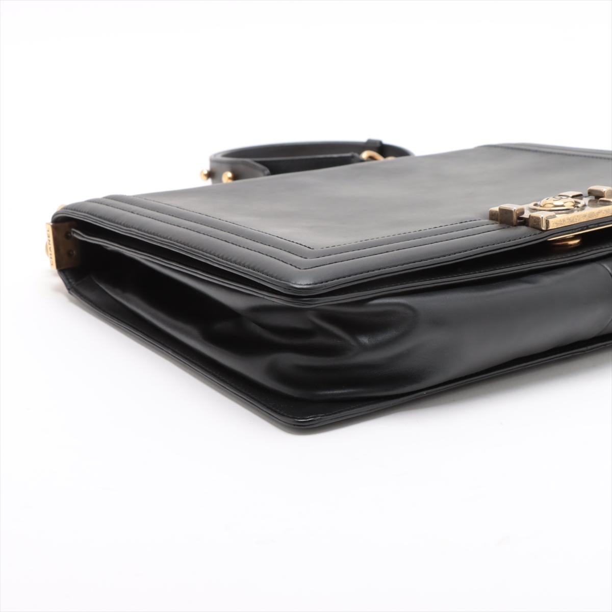 Chanel Boy Borsa a tracolla grande in pelle d'agnello nera * PREORDINE * in vendita 1