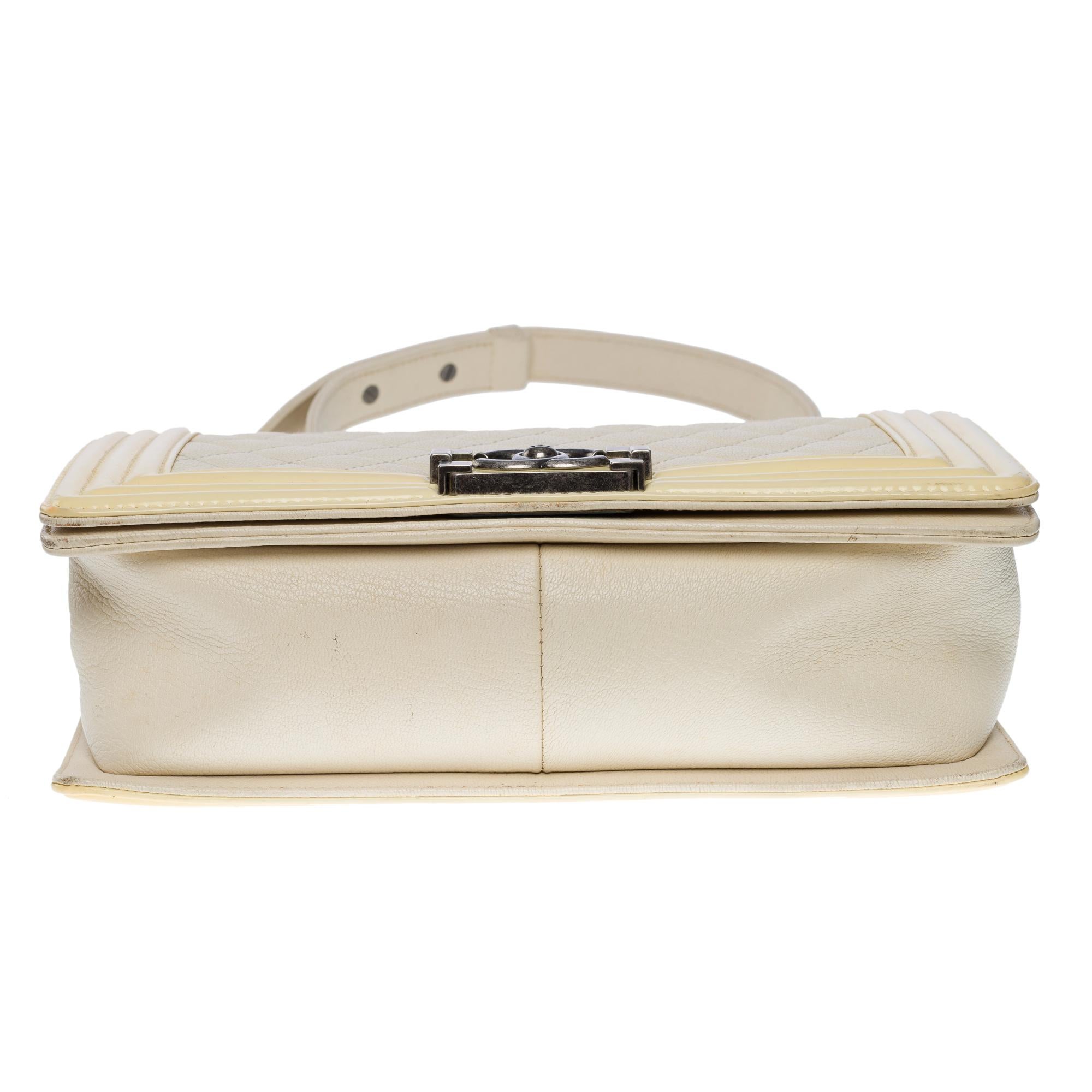Chanel Boy medium shoulder bag in beige caviar & Yellow patent leather, SHW 5