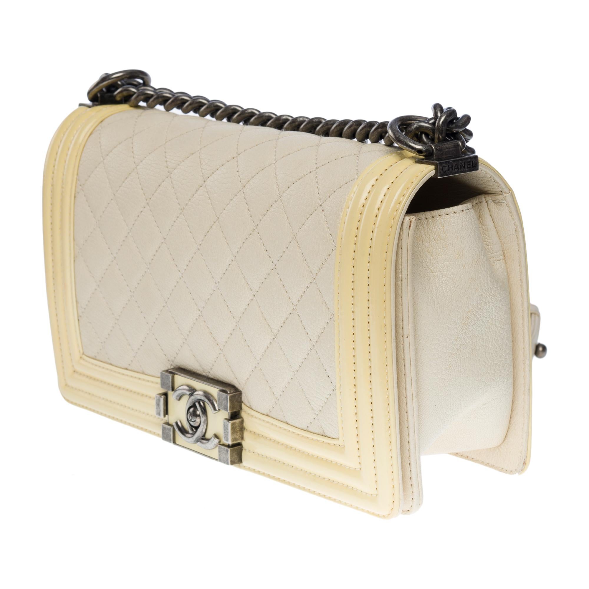 Women's Chanel Boy medium shoulder bag in beige caviar & Yellow patent leather, SHW For Sale