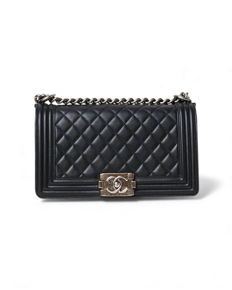 Donna Chanel Boy Medium Trapuntata Nera in vendita