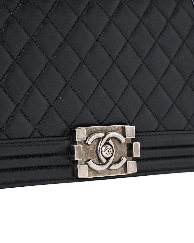 Chanel Boy Medium Trapuntata Nera in vendita 4