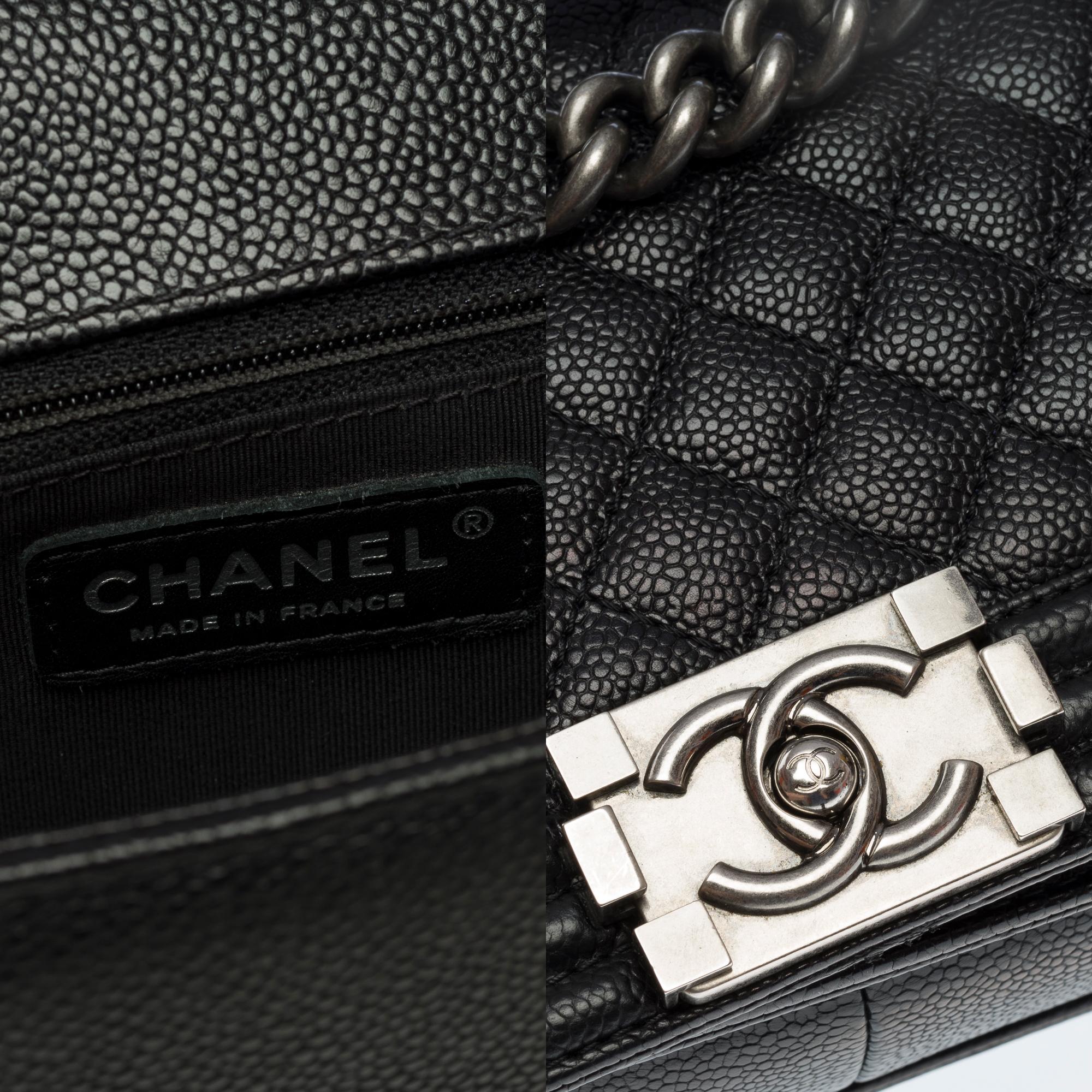Chanel Boy New medium shoulder bag in black caviar quilted leather, SHW ! For Sale 2