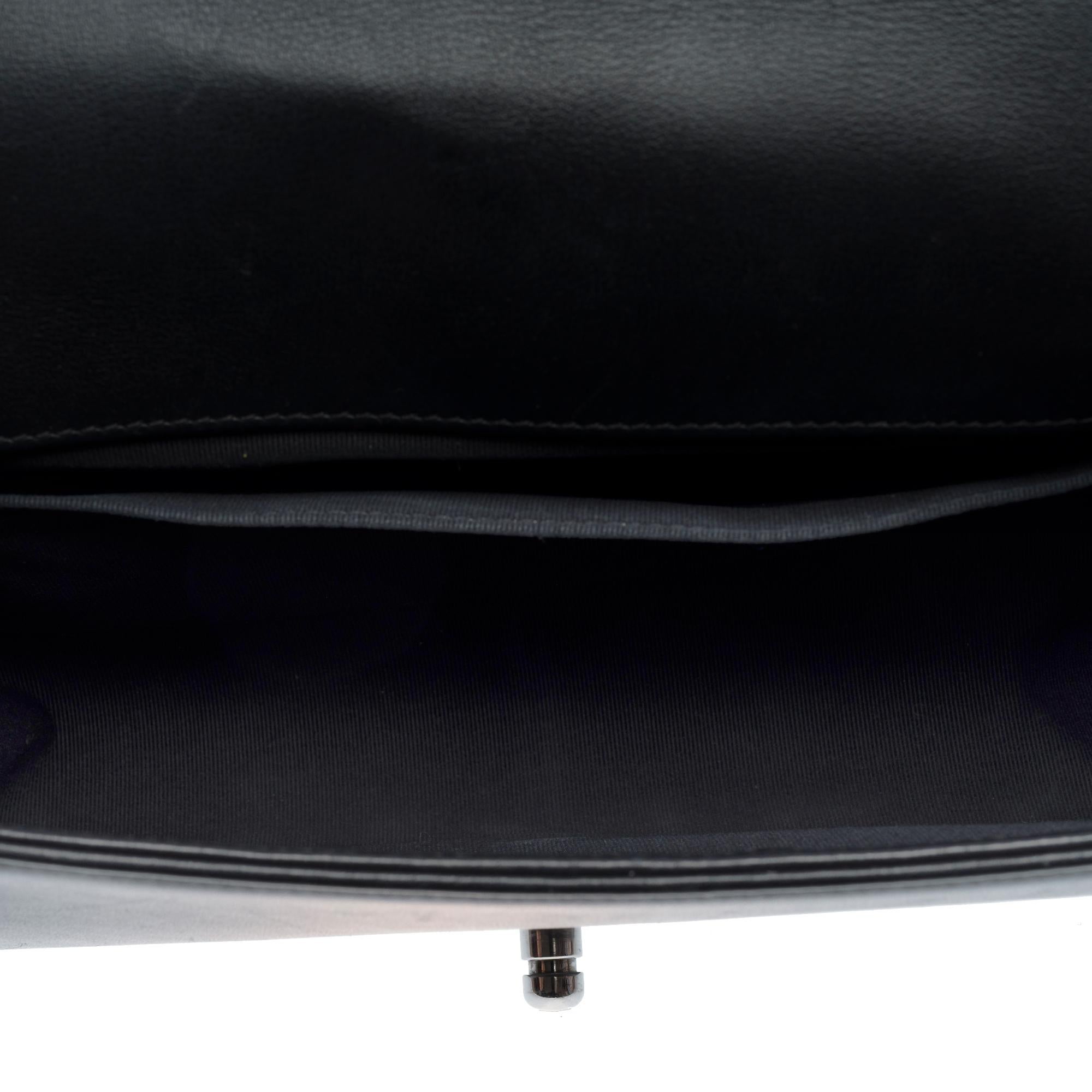 ¡Bolso Chanel Boy New mediano en piel acolchada de cordero negra, PHW ! en venta 4