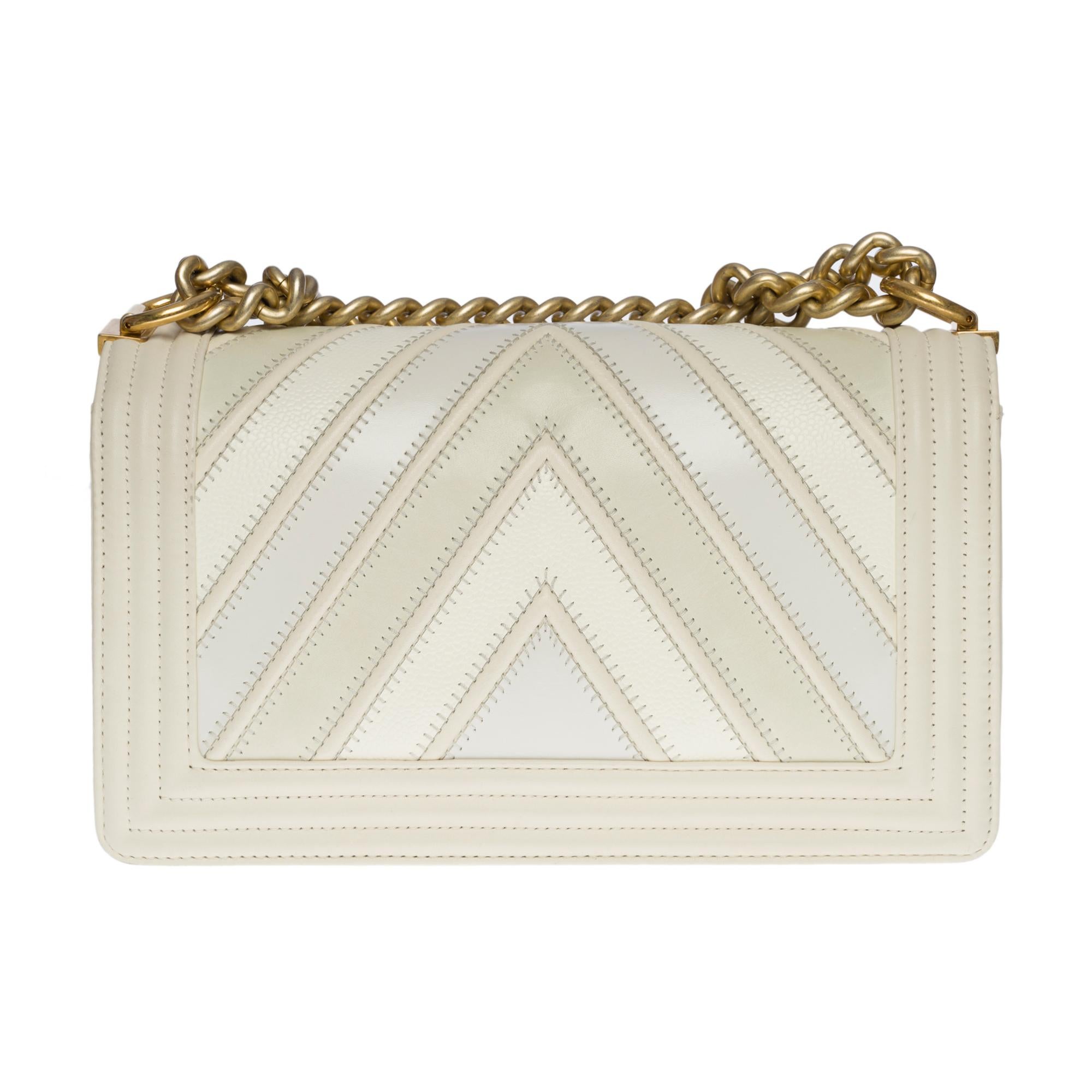 Gorgeous & rare Chanel Boy Old Medium 4 color herringbone shoulder bag in off-white lambskin leather, with white, pastel green and white grained herringbone leather stripes, gold-plated hardware, champagne metal and off-white leather chain handle