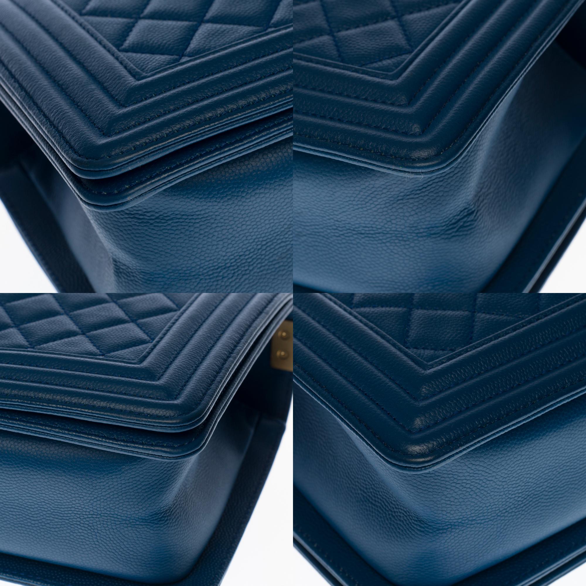 Chanel Boy Old medium shoulder bag in blue caviar leather, matte gold hardware 4
