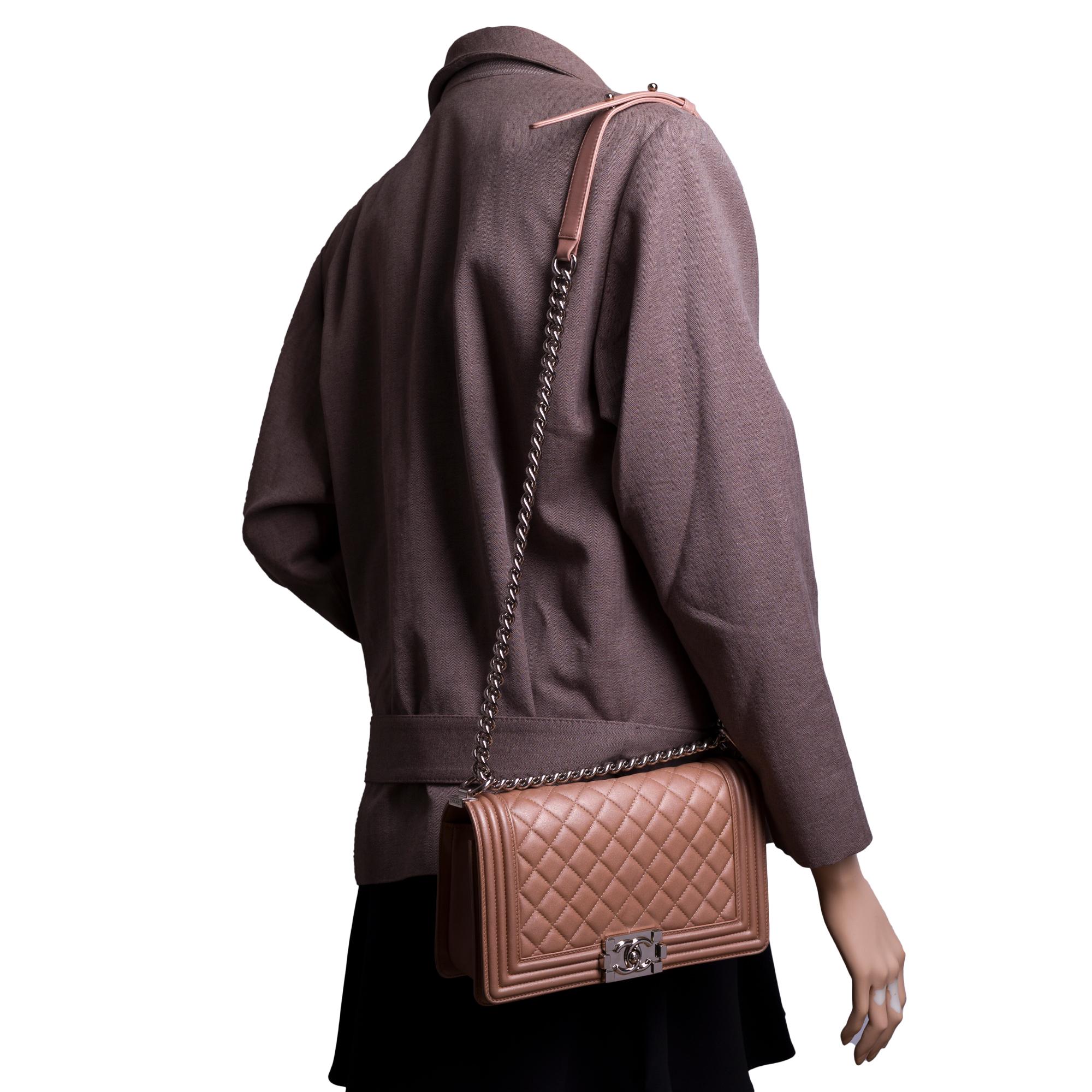 Chanel Boy Old medium shoulder bag in bronze quilted leather, silver hardware 4