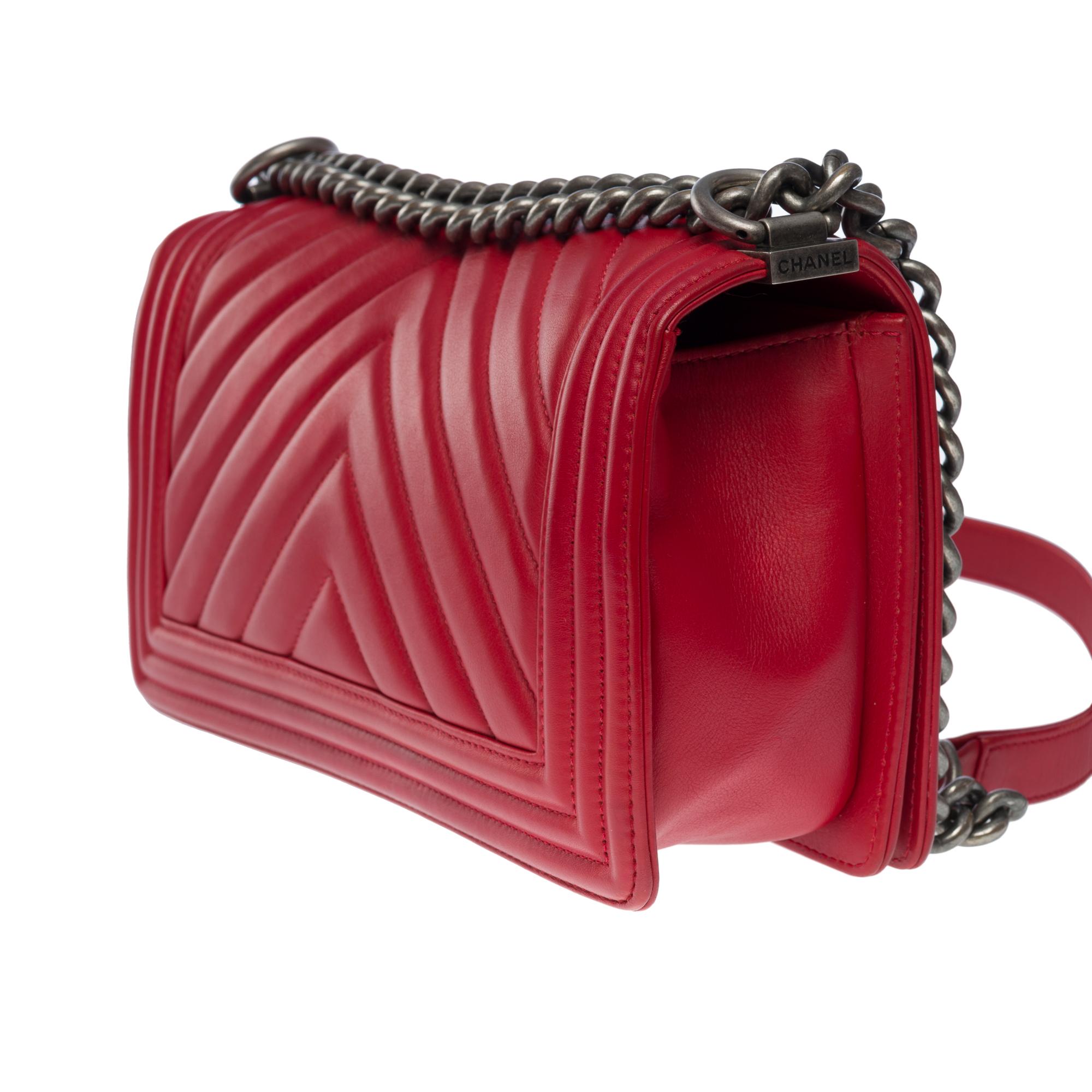 Chanel Boy Old Medium shoulder bag in red quilted herringbone leather, SHW For Sale 1