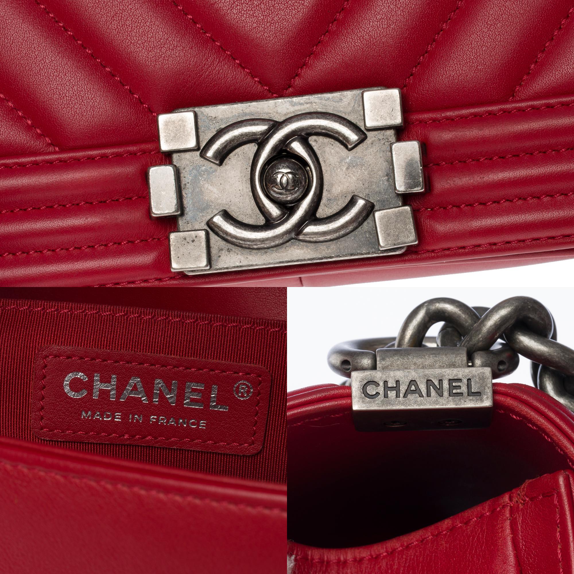 Chanel Boy Old Medium shoulder bag in red quilted herringbone leather, SHW For Sale 2