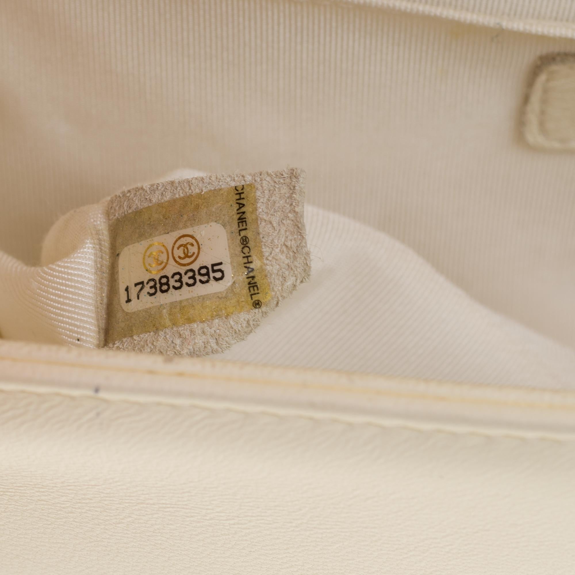 Women's Chanel Boy Paris/Edinburgh handbag in ivory embossed leather, GHW !