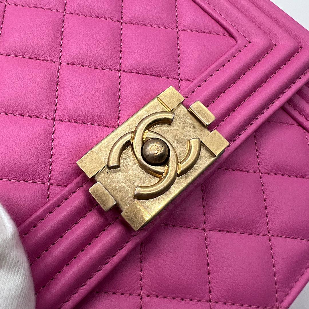 Chanel Boy Bolso Rosa Norte Sur Con Herrajes Dorados en venta 2