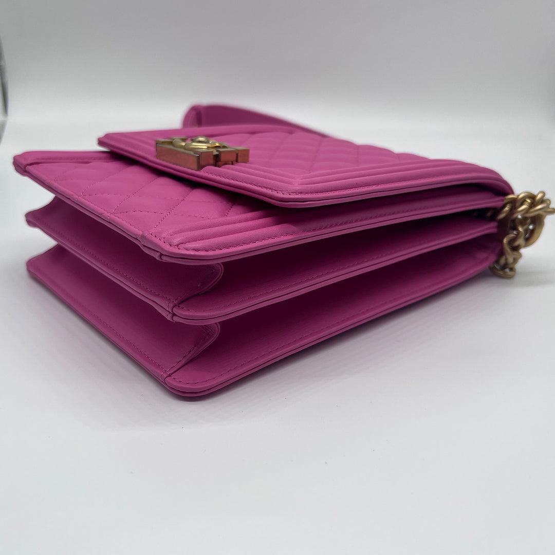 Chanel Boy Bolso Rosa Norte Sur Con Herrajes Dorados en venta 5