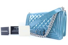 Chanel Boy Plexiglas 1cr0604 Sac à bandoulière en cuir verni matelassé bleu aqua