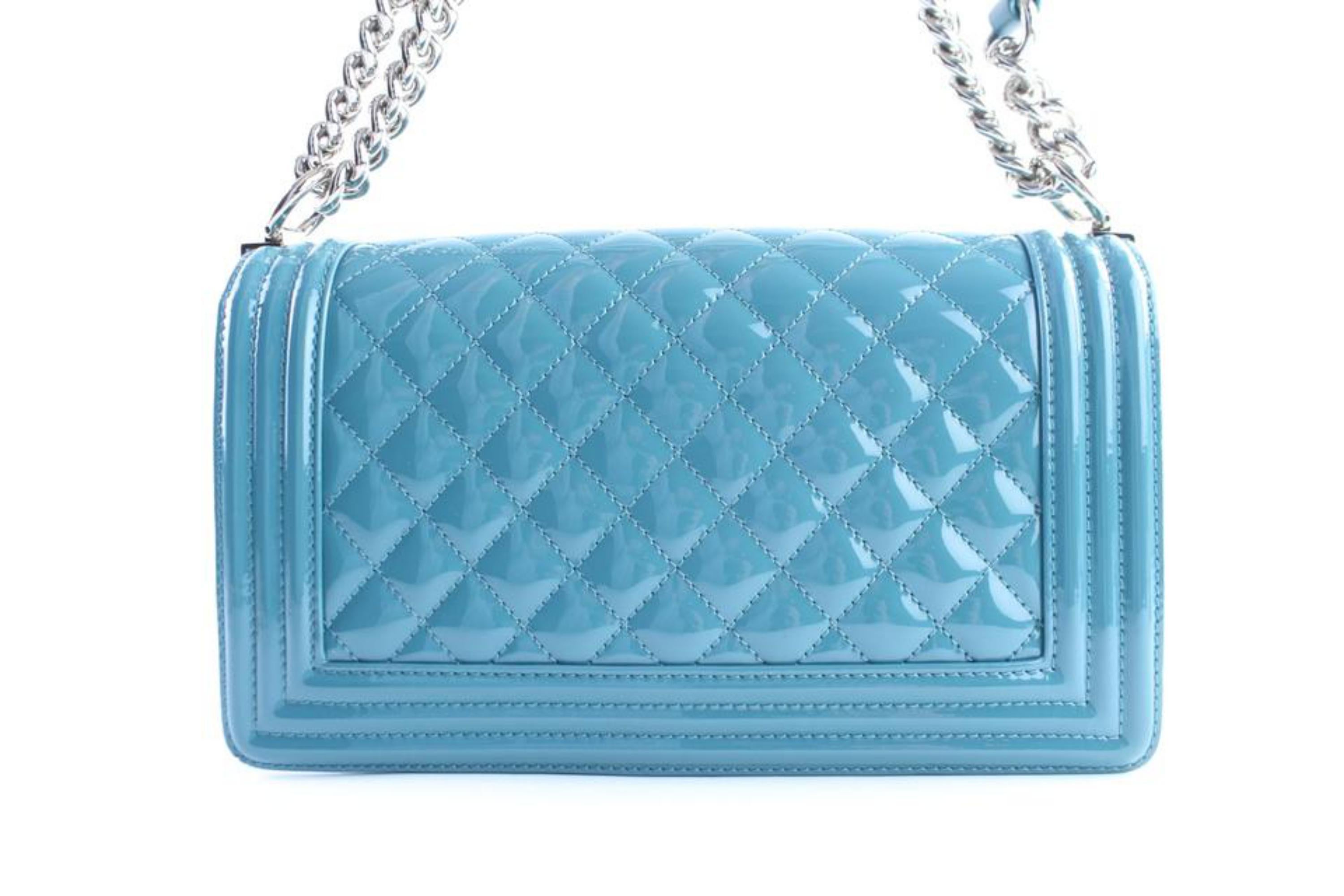 Chanel Boy Plexiglass 1cr0604 Aqua Blue Quilted Patent Leather Cross Body Bag In Excellent Condition For Sale In Forest Hills, NY