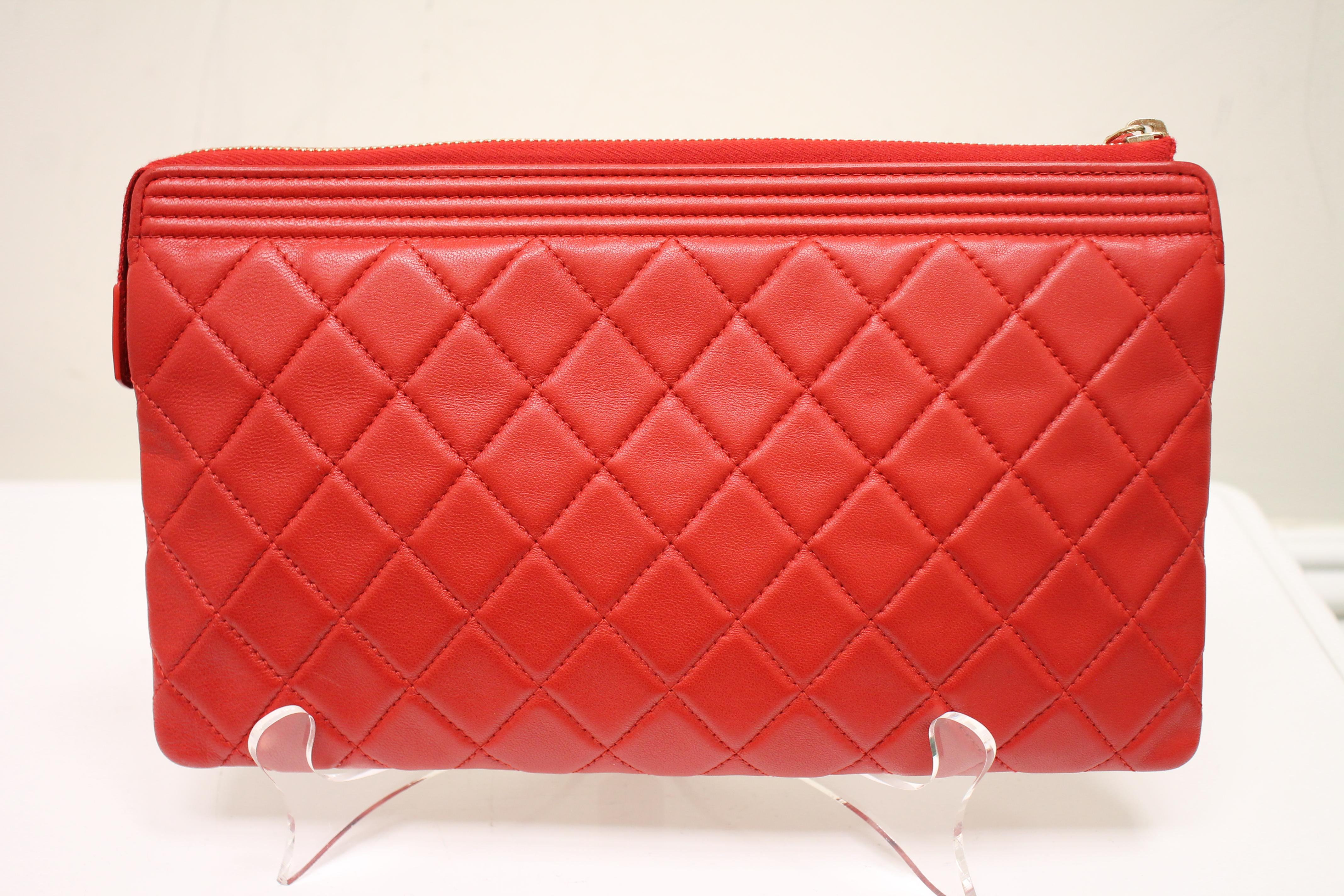 Chanel Boy Quilted Calfskin Clutch In Excellent Condition For Sale In Roslyn, NY
