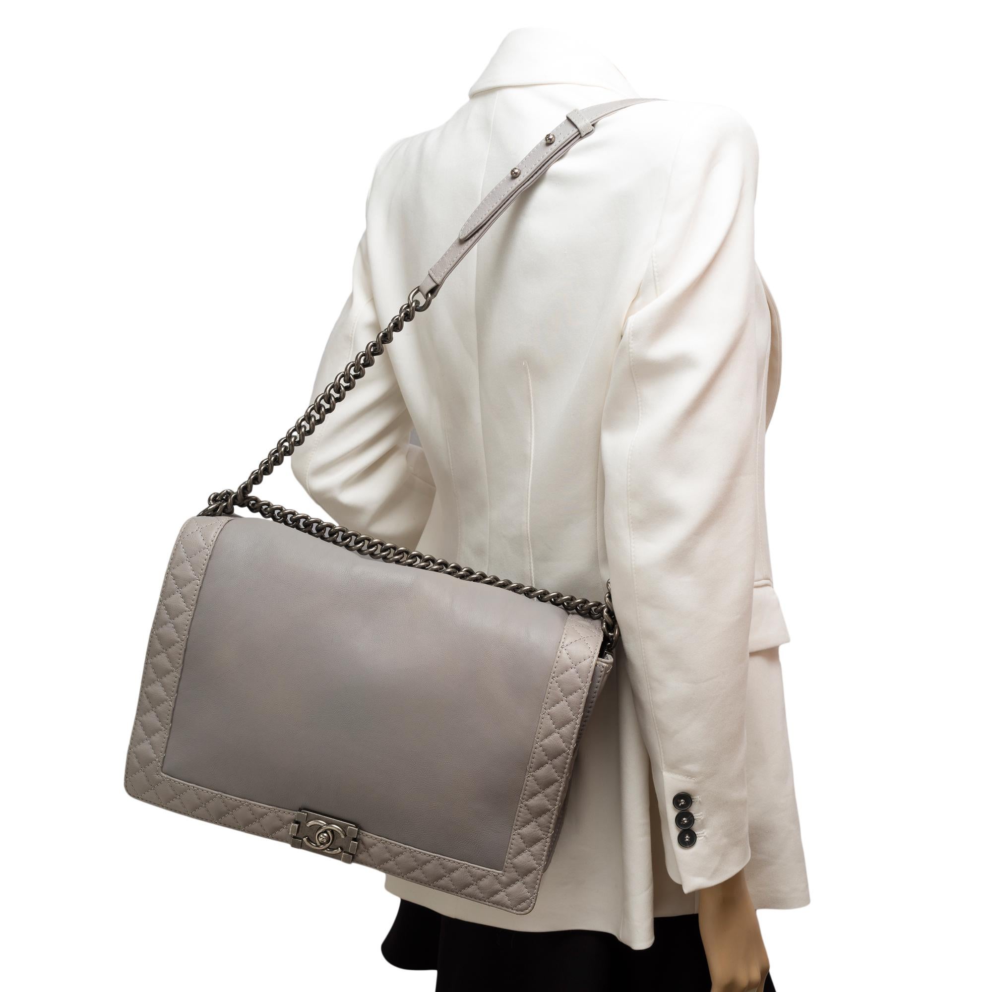 Chanel Boy Reverso Maxi Boy shoulder bag in Grey leather, RHW For Sale 8