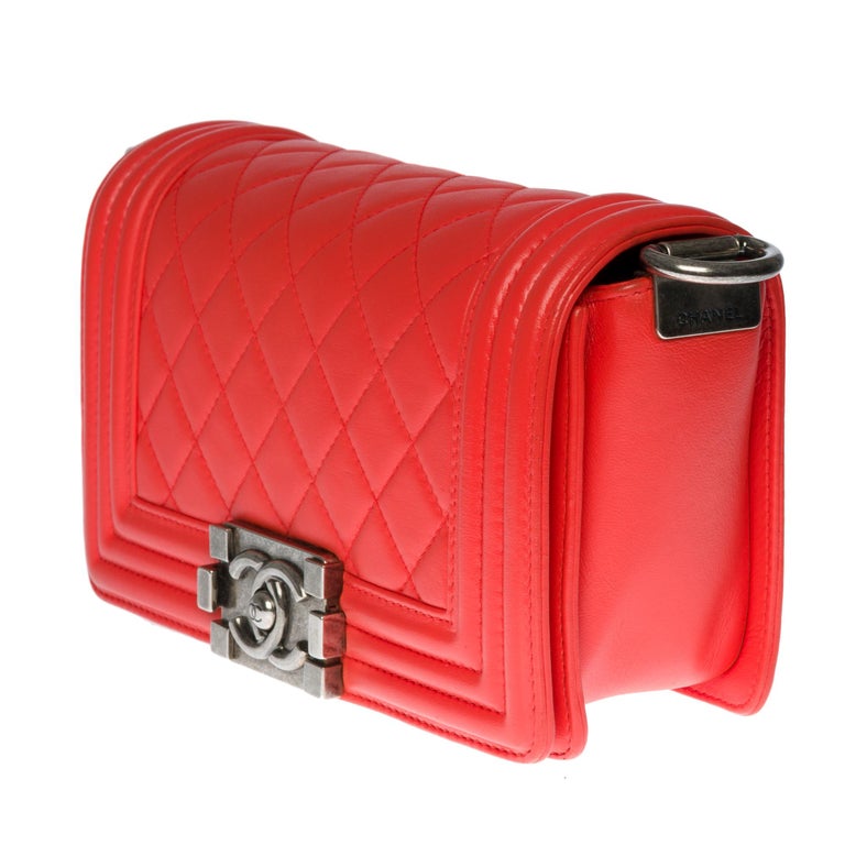Chanel Boy Small size shoulder bag in red quilted leather and silver