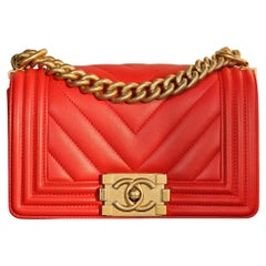 CHANEL Boy special bag, mix of v stitch red with aged gold! ELEGANT & COOL!€6700