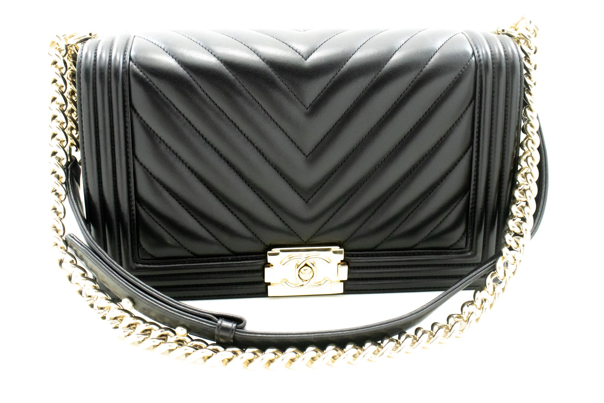An authentic CHANEL Boy V-Stitch Chain Shoulder Bag Black Quilted Flap Calfskin. The color is Black. The outside material is Leather. The pattern is Solid. This item is Contemporary. The year of manufacture would be 2016.
Conditions &