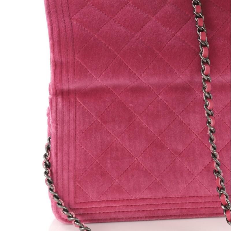 Chanel Boy Wallet on Chain Quilted Velvet In Good Condition In NY, NY
