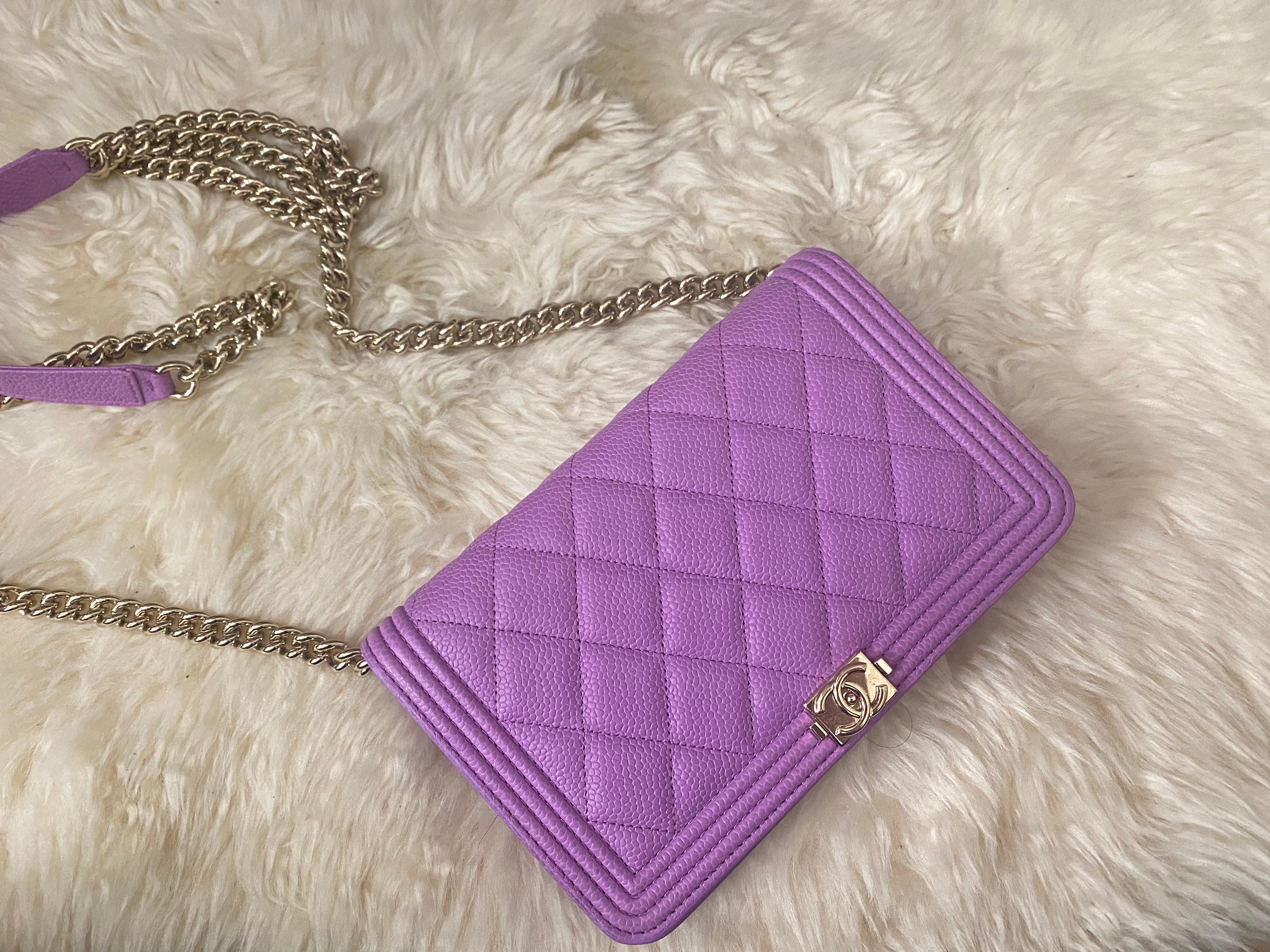 Chanel Boy WOC lavender caviar In Excellent Condition In Carle Place, NY