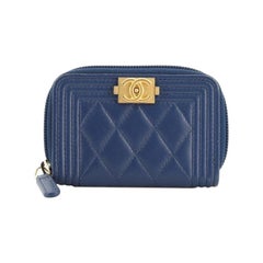 Chanel Boy Porte-monnaie zippé en cuir d'agneau matelassé:: petit modèle