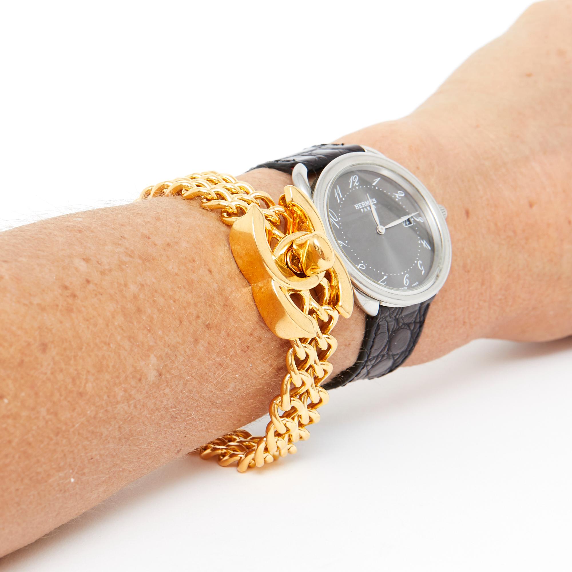 Chanel Pulsera 1996 Maxi CC Turnlock Doble Cadena Dorada Pulsera Talla M en venta 2