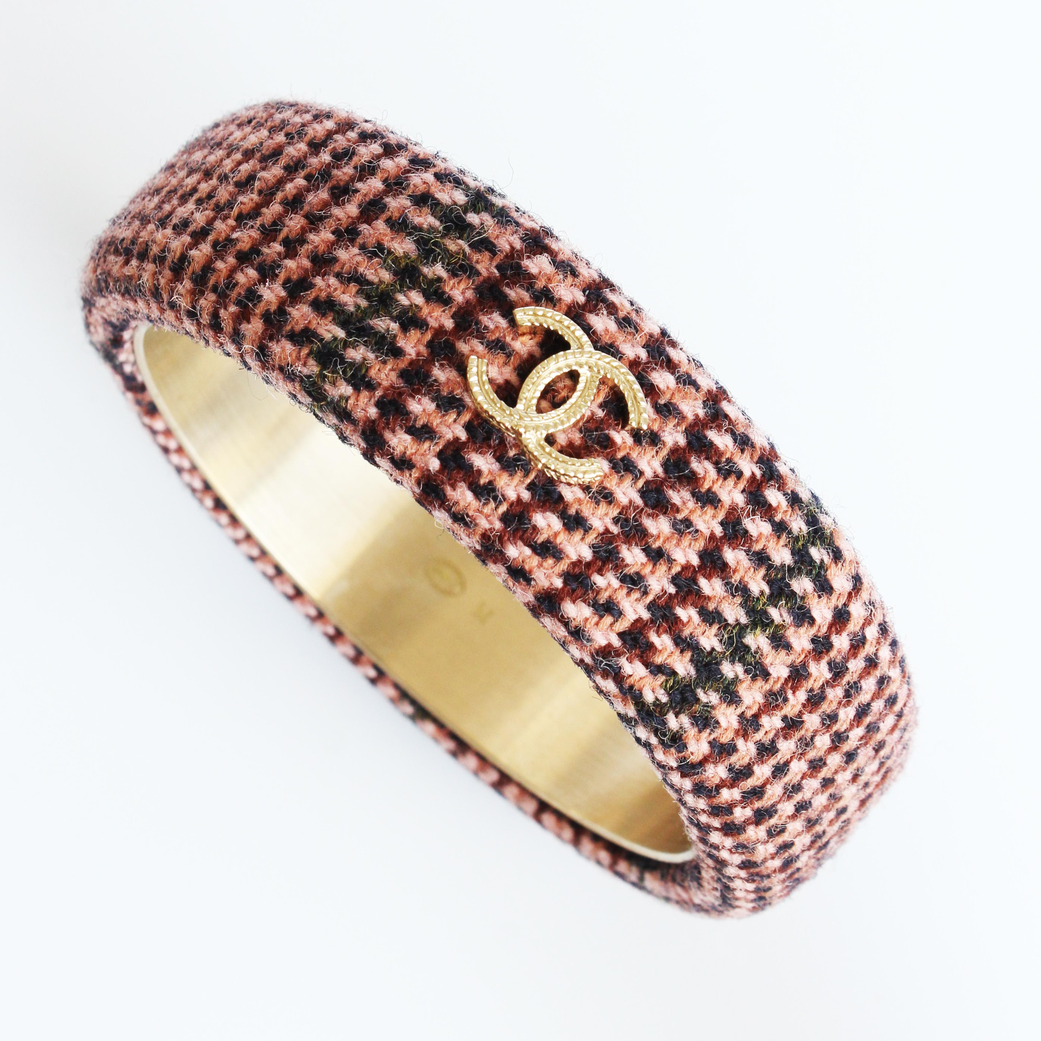 Chanel Bracelet Bangle 13A Pink Multicolor Tweed Knit with Gold CC Logo in Box  For Sale 3