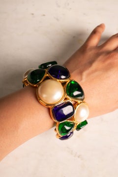 Brazalete Chanel de Karl Lagerfeld Otoño-Invierno 1991