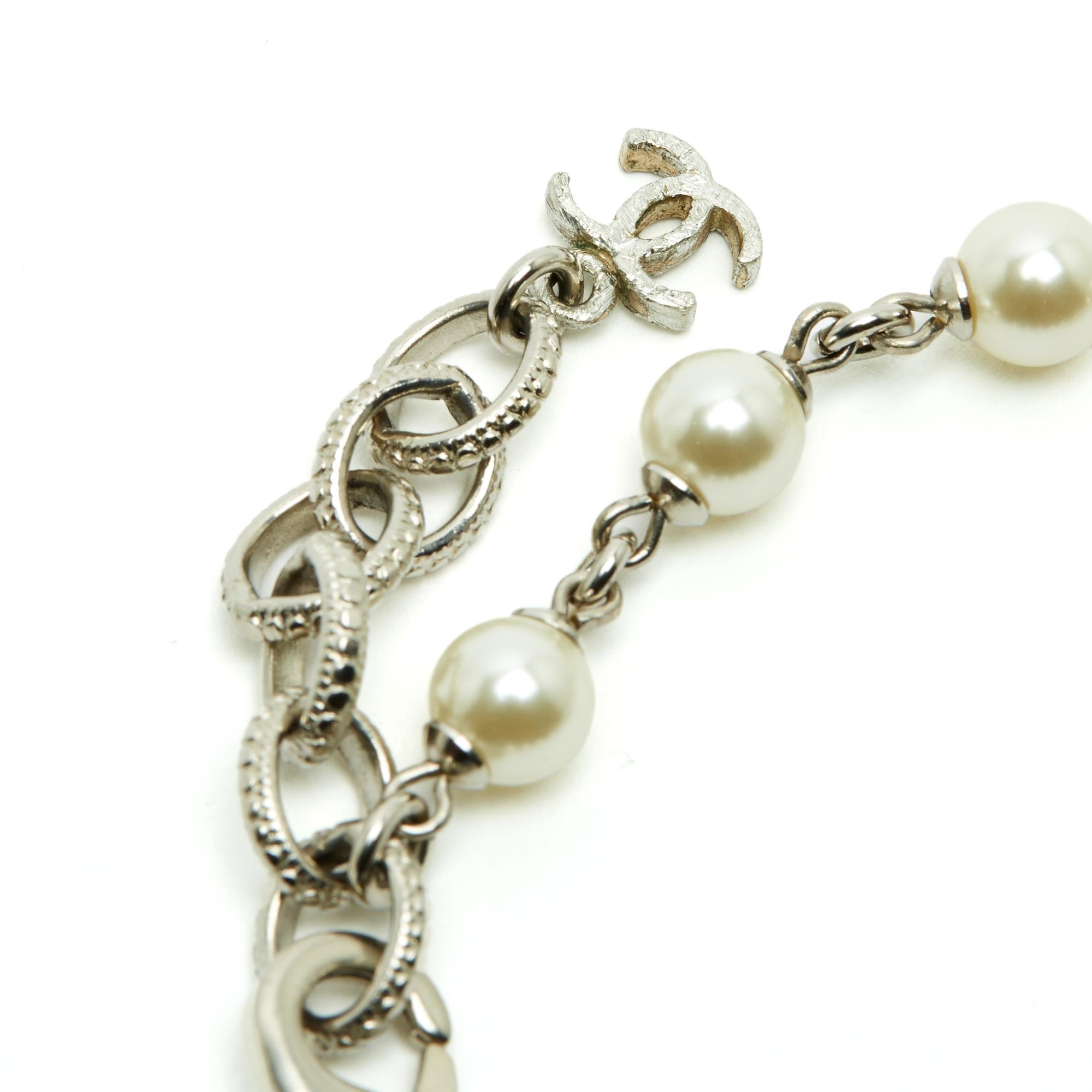 Chanel Bracelet CC Strass Argente 2023 Fancy Pearls Diamonds CC Chain Bracelet Excellent état - En vente à PARIS, FR