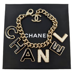 CHANEL Pulsera charms pre otoño 2022 nuevo