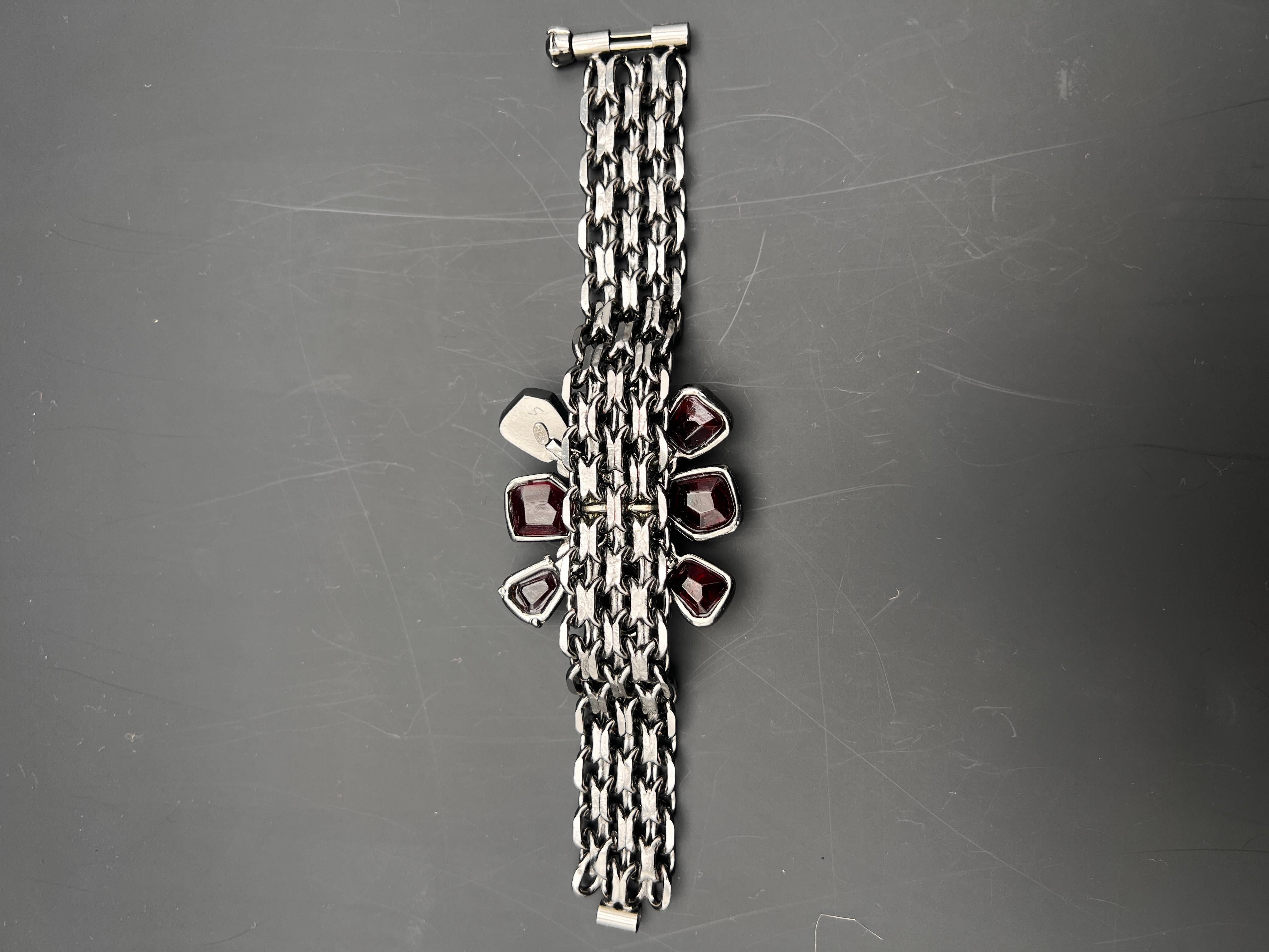 Bracelet Chanel automne 2002 en vente 3
