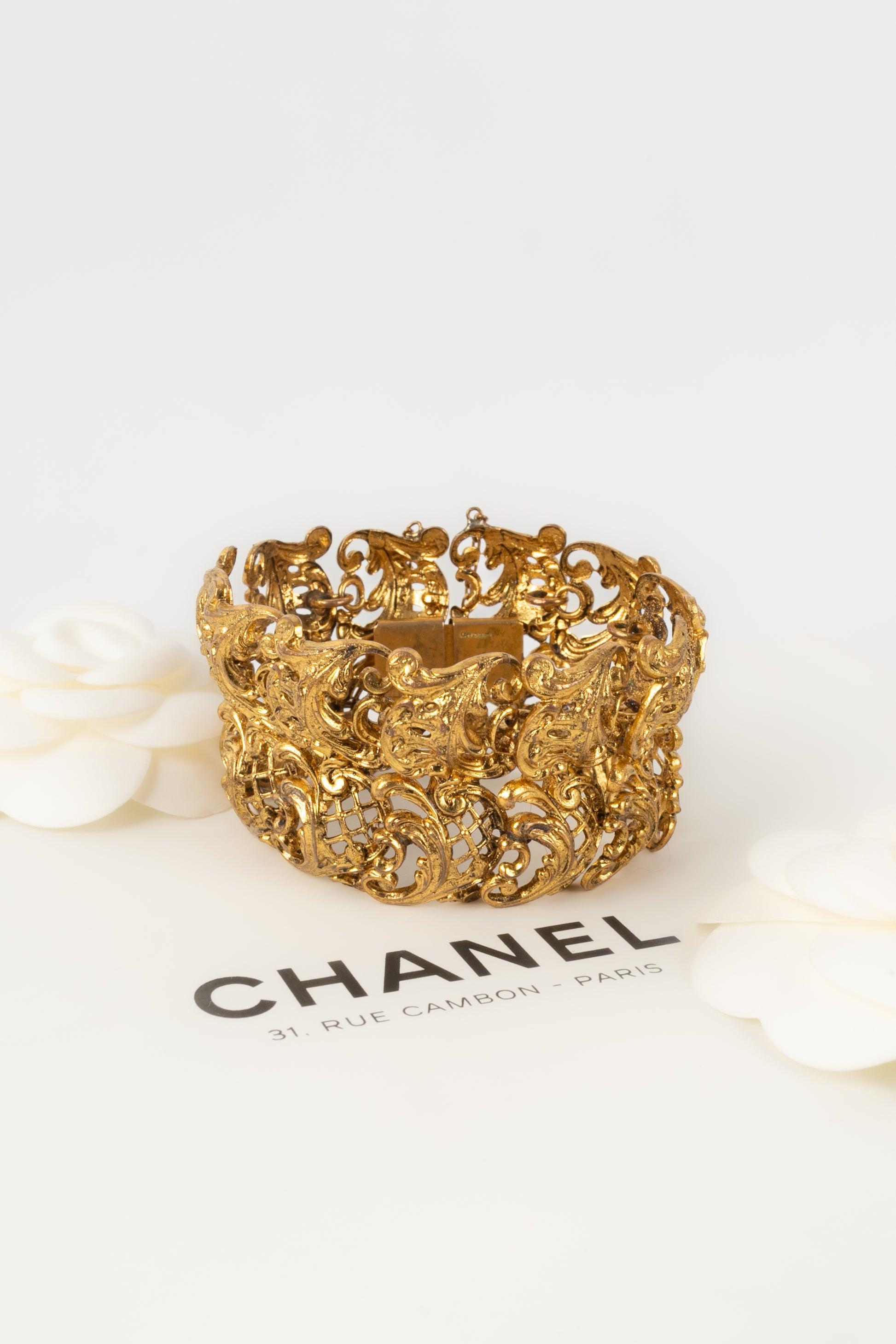Chanel Armband Haute Couture aus goldenem Metall, durchbrochen im Angebot 3