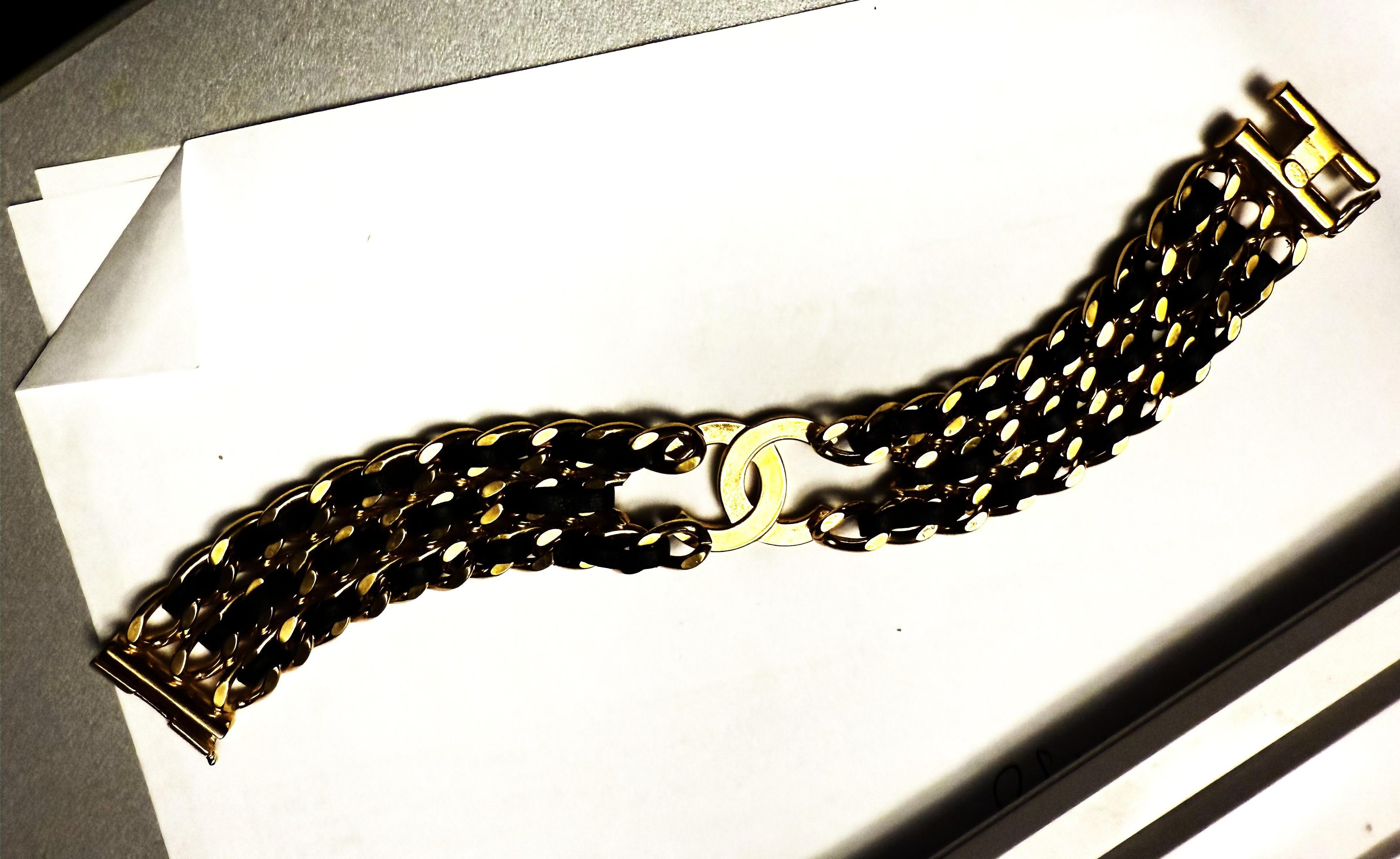 PULSERA CHANEL, icónica CC, cadena de 3 vueltas entretejida con cuero, oro de 24kp. en venta 6