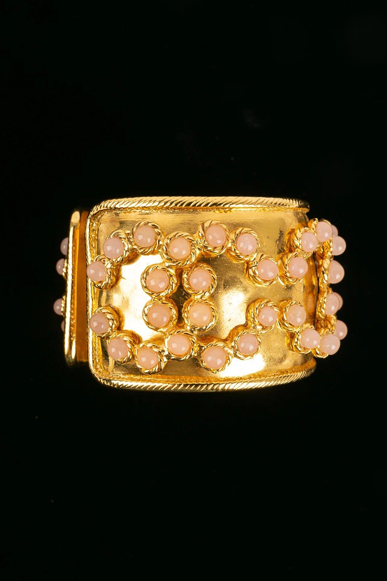 Women's Chanel Bracelet in Gilded Metal and Cabochons & Pale Pink Glass Paste For Sale