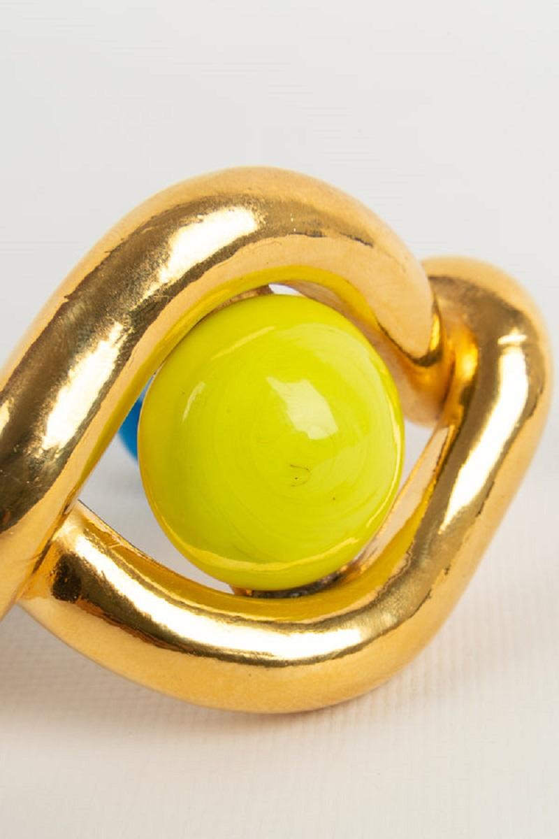 Chanel Bracelet in Gilded Metal with Yellow Glass Paste Cabochons For Sale 2