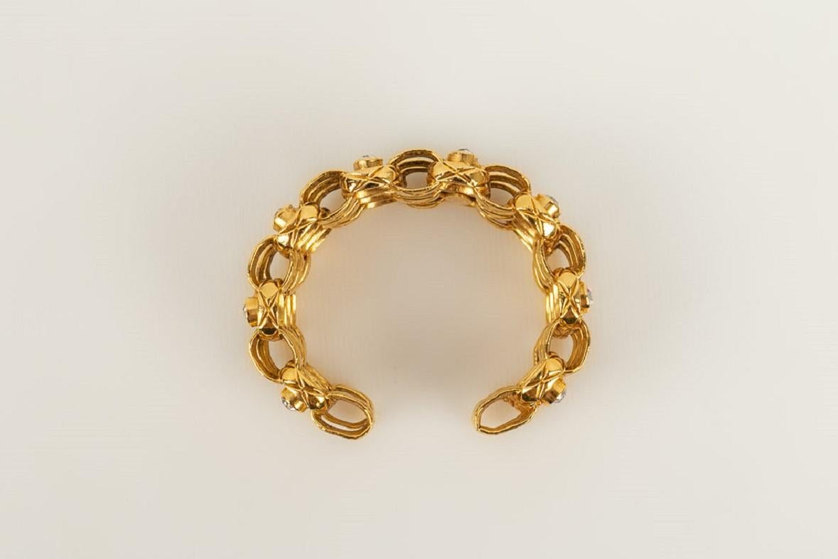 Women's Chanel Bracelet in Gold Metal and Swarovski Strass, 1990s For Sale